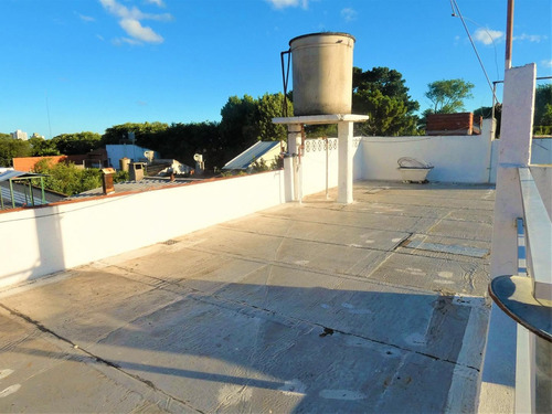 Imagen 17 de 30 de Galpón + 2 Departamentos + 2 Locales Sobre Lote De 600m2