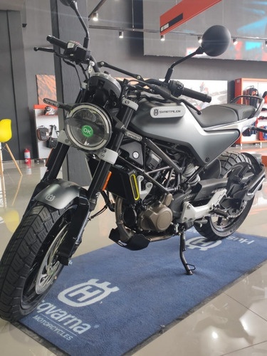 Husqvarna Svartpilen 200 2021