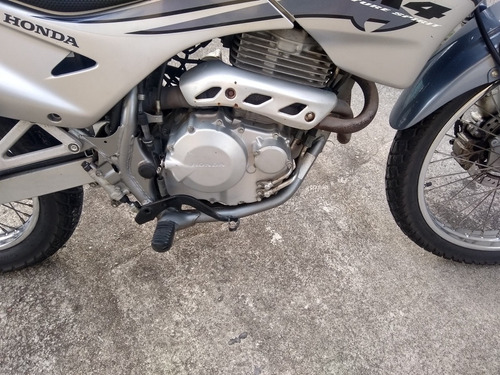 Imagem 2 de 8 de Honda Falcon