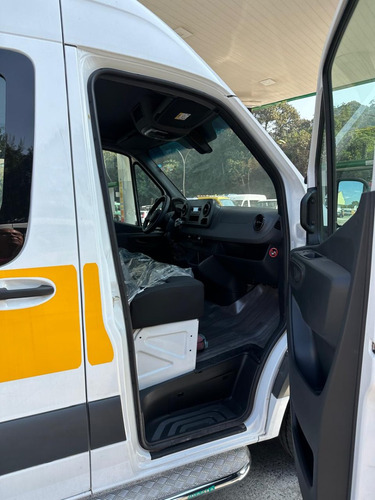 Mercedes-Benz Sprinter Van 417