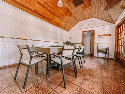 Imagen 15 de 26 de Espectacular Casa De Categoría En Lo Mejor De Adrogué Con Parque