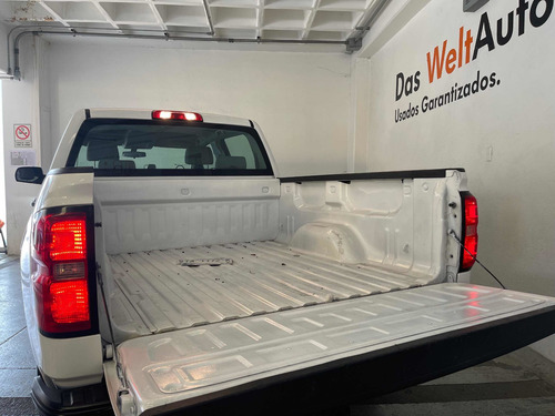 Imagen 14 de 15 de Chevrolet Silverado 2017 5.4 2500 Doble Cabina Ls 4x2 At