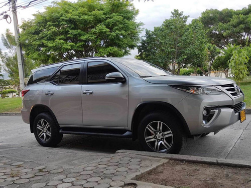 Imagen 13 de 17 de Toyota Fortuner 2018 2.7l