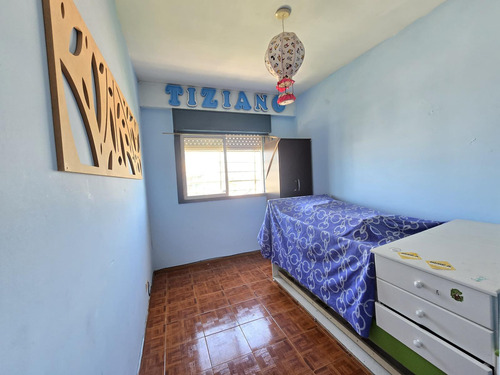 Departamento Venta De Tres Ambientes Con Balcón Al Frente - Apto Crédito