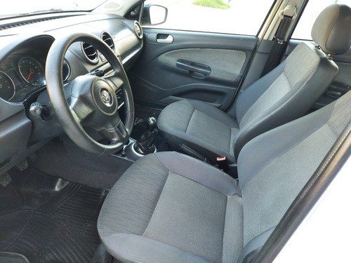 Volkswagen Voyage 1.6 Highline 101cv 2013