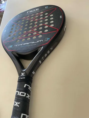 Pala Nox Titanium 12k Carbono