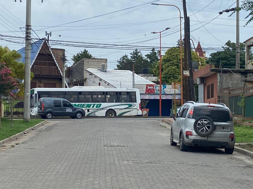 Casa Esquina En Santa María A Tan Solo 50mts De La Ruta 38