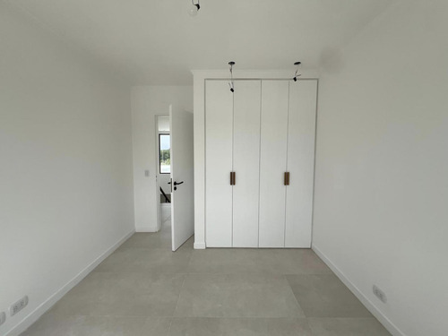 Casa En Venta Al Lago En Barrio Santa Ana, Villanueva. Tigre