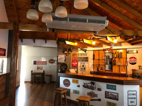 Imagen 6 de 9 de Alquiler Alquilo Local Negocio Restaurante Parrilla Confiteria Cerveceria Restaurante Bar Local Salon Totalmente Instalado Y Amoblado Frente A La Laguna De Lobos