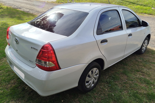 Toyota Etios 1.5 Sedan X