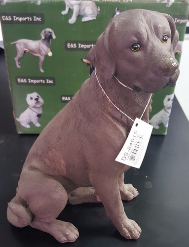 Estatuilla Resina, Importada, Labrador Chocolate Sen  22 Cms