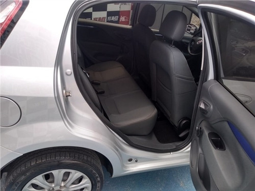Fiat Punto 1.4 Attractive 8v Flex 4p Manual
