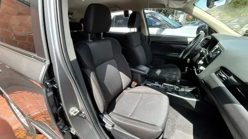 Mitsubishi Outlander Kaiteki Sec 2,4 4x4 7P