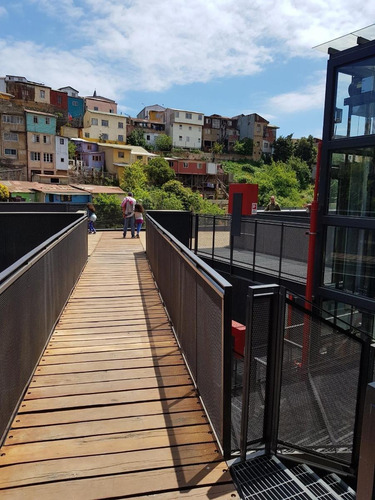 ¡excelente Loft Nuevo En Cerro Alegre Con Hermosa Vista!
