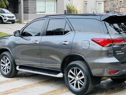 Imagen 8 de 10 de Toyota Sw4 2017 2.8 Srx 177cv 4x4 7as At