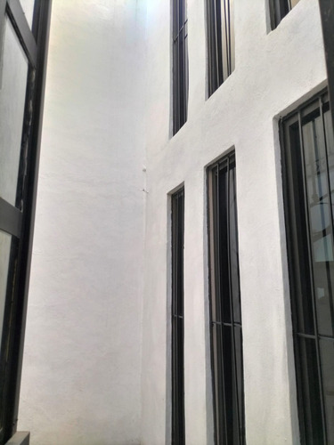 Se Vende Casa En Fraccionamiento Los Arcos En Excelente Ubicación Calle Con Parque Área Verde De Ambos Lados,