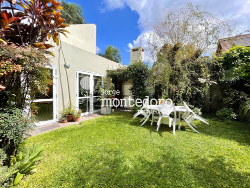 Impecable Chalet 5 Ambientes, En Venta. Haedo Centro Sur. Haedo Chico.