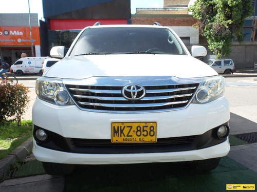 Imagen 2 de 15 de Toyota Fortuner 2.7 4x2 Gasolina