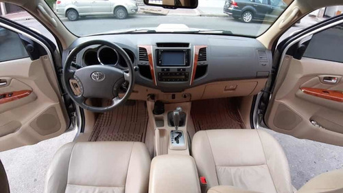 Toyota Sw4 3.0 I Srv At C/cuero 4x4 (2009) 2010