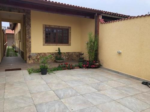 Casa Com Piscina E 2 Quartos Em Itanhaém-sp | 7641-pc