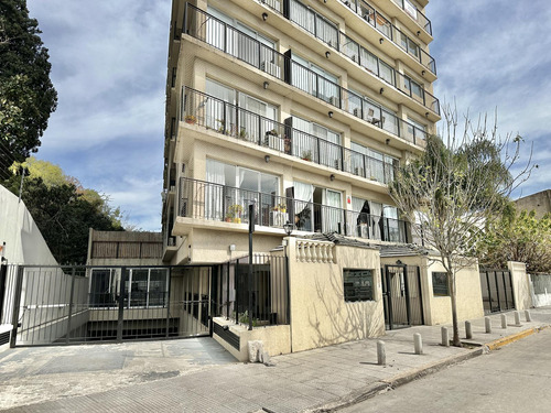 Oportunidad!! Moderno Departamento De 2 Amb Con Cochera En Beccar