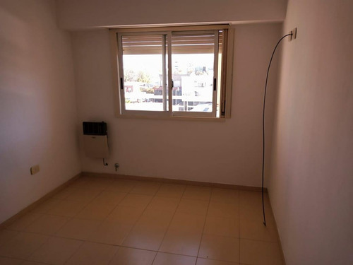 Imagen 3 de 14 de Departamento - La Plata