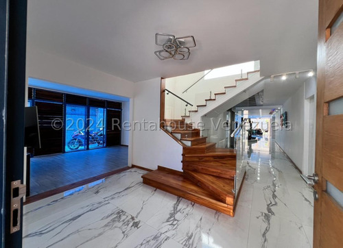 Venta De Espectacular Casa En Prados Del Este / Cl Mls-24-23251