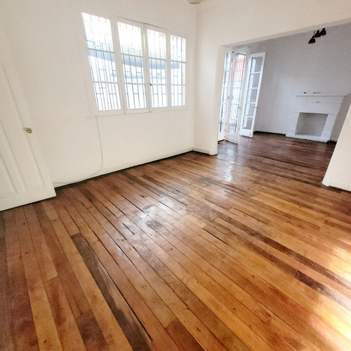 Amplia Casa 5d 2 B En Arriendo, Ñuñoa