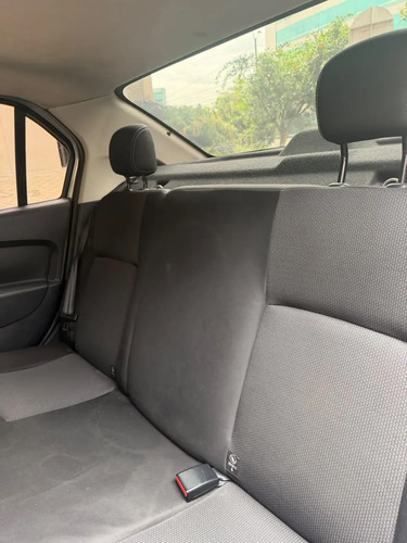 Renault Logan 1.6 Expression / Life +