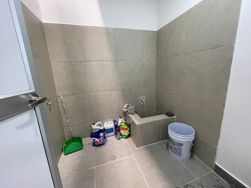 Imagen 14 de 17 de Edificio En Arriendo En Cali Versalles. Cod 102691