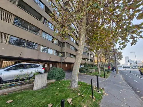 Departamento En Arriendo De 1d/1b Kennedy - Vitacura