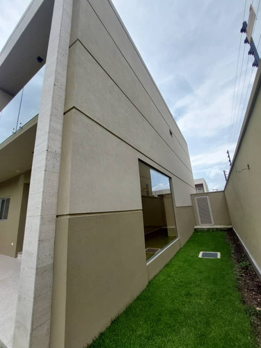 En Cumbres De Guataparo Townhouse A Estrenar Vende Saúl Osío