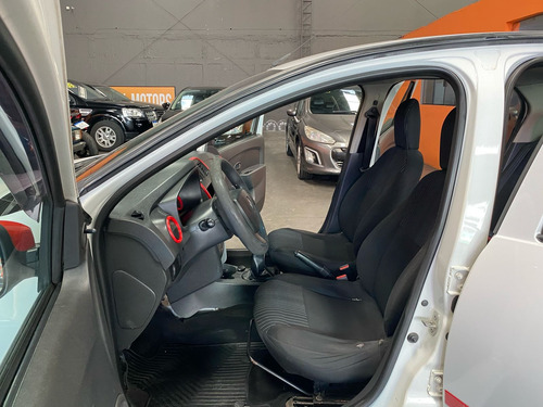 Renault Logan 1.0 16v Authentique Hi-flex 4p