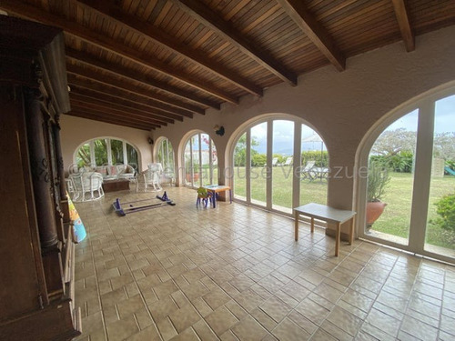 Se Vende Casa En La Lagunita Country Club Mls #24-1847
