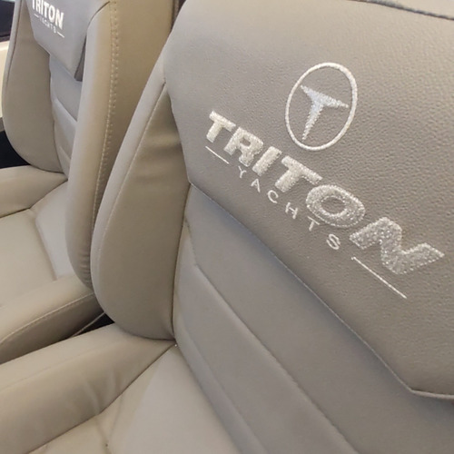 Triton Flyer 34 T-top || Zero ||