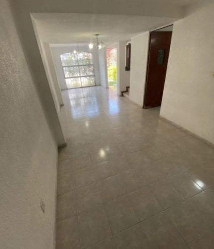 Bonita Y Amplia Casa, Excelente Ubicación En La Uh Valle Del Tenayo Tlalnepantla, A Unos Minutos De La Cdmx!!! -no Créditos- Jagr