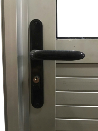 Imagen 2 de 4 de Puerta De Aluminio