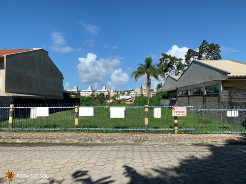 Imagem 2 de 7 de Terreno Com 362m² À Venda Na Praia De Bombas - T086