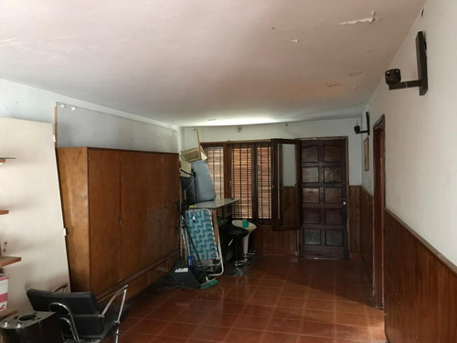 Los Naranjos, Hermosa Zona, Sobre Calle Principal Del Barrio.- Apta Credito Bancor!