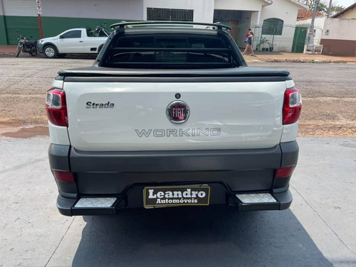 Imagem 2 de 12 de Fiat Strada 1.4 Mpi Hard Working Cd 8v Flex 3p Manual