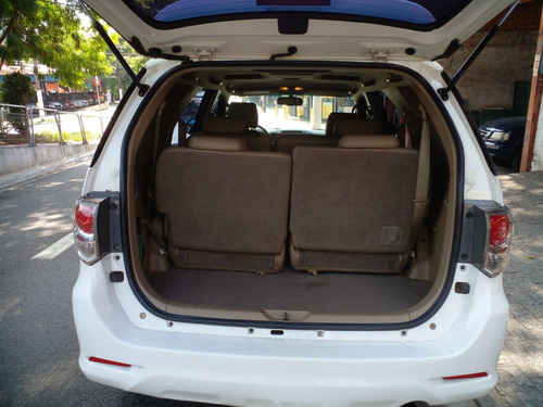 Toyota Hilux SW4 3.0 Srv 7l 4x4 Aut. 5p