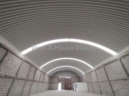 El Castillo - Renta, Bodega Comercial De 525 Metros Con Oficina | Rahqro