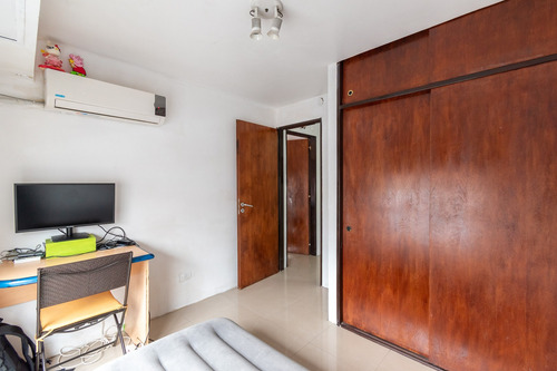 Casa · Venta · 5 Ambientes · Barrio Naon · Mataderos · Piscina · Cochera · Jardín · Playroom