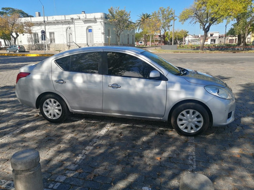 Nissan Versa 1.6 Sense 5vel Mt 2012