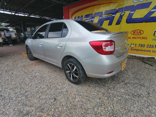 Imagen 4 de 9 de Renault Logan 2019 1.6 Privilege / Intens