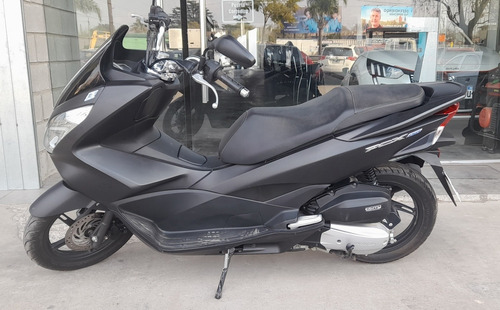 Imagen 3 de 8 de Honda Pcx 150 Muy Poco Uso