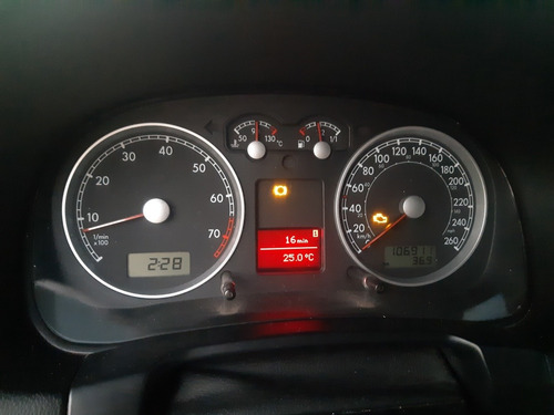 Volkswagen Bora 1.8 Highline T 180cv Cuero 2012