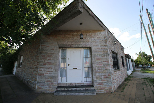 Casa En Venta En Luis Guillón