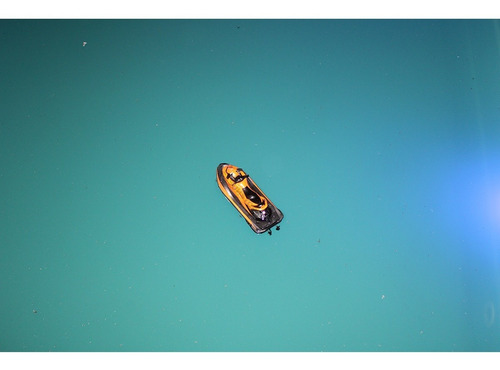 Imagem 10 de 10 de Moto Aquática Miniatura De Controle Remoto Jet Ski Elétrico