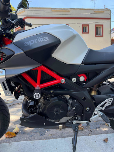 Imagen 6 de 23 de Aprilia Shiver 900 Naked